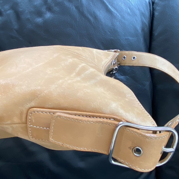 Coach Legacy Leather Shoulder Bag Style 9326 – British Tan – Classic Zip Hobo - Picture 5 of 10